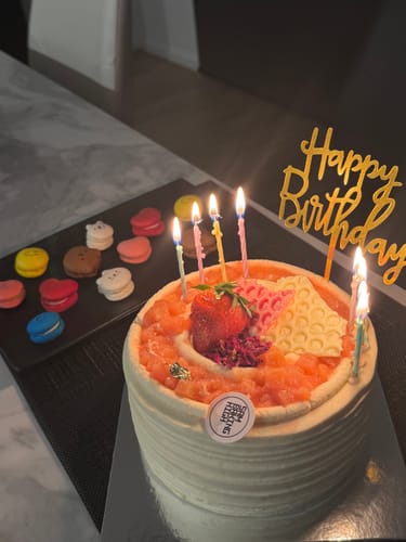 Monique B. review of [TEA LOVER] Oolong & Peach Cake image 1 out of 1