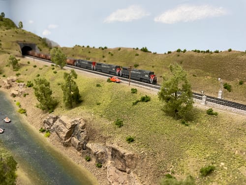 Customer photo review of ATLAS 40005161 N DASH 8-40B GOLD SOUTHERN PACIFIC #8017