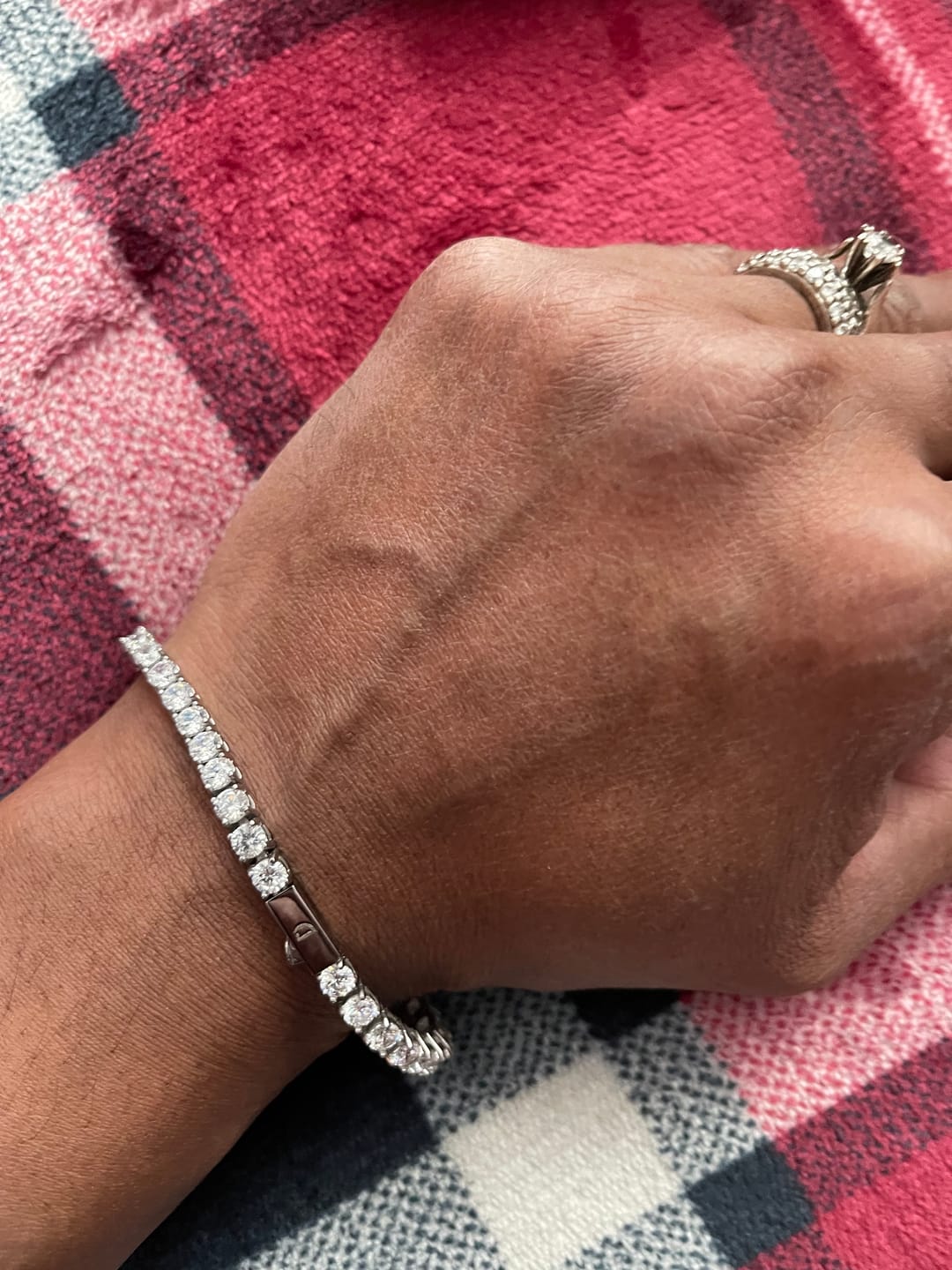 Customer photo review of TENNISBOY BRACELET. - 3MM WHITE GOLD