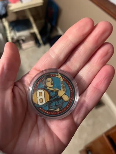 Customer photo review of Rosie Recovery Strength 8 Year AA/NA Medallion - Tri-Plate Eight Year Chip/Coin