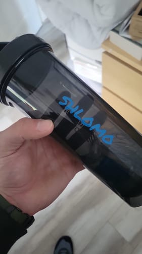 Customer photo review of Pro 32 | 32 oz Protein Shaker Bottle