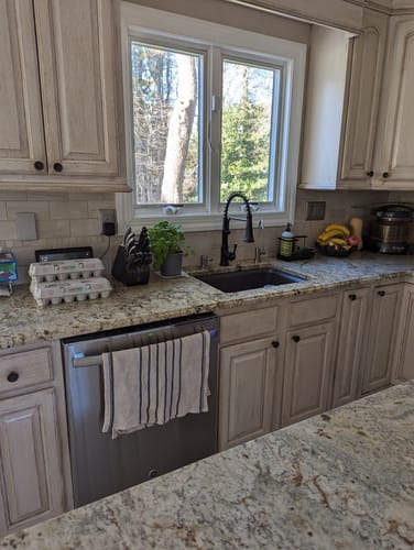 Customer photo review of Single-Handle Pull-Down Sprayer Kitchen Faucet Matte Black