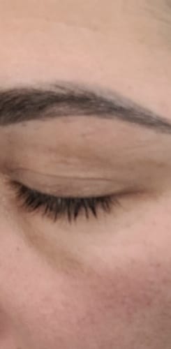 Customer photo review of Sérum pour croissance de cils - Des cils plus longs et plus épais naturellement !