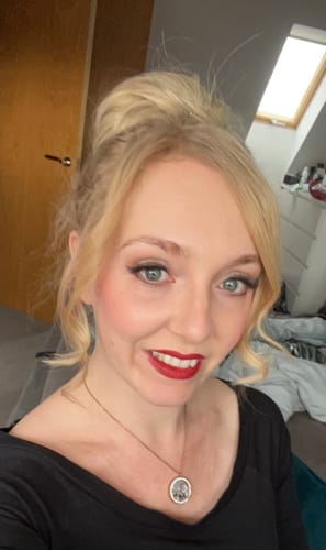 Customer photo review of Super Easy Clip-in Mum Bun