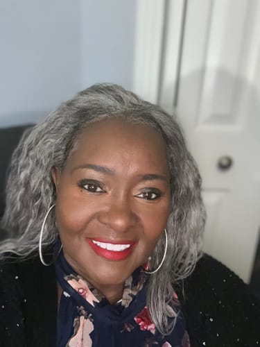 Customer photo review of Luvwin Salt & Pepper Gray Beginner Friendly Glueless Straight Wig 100% Human Hair