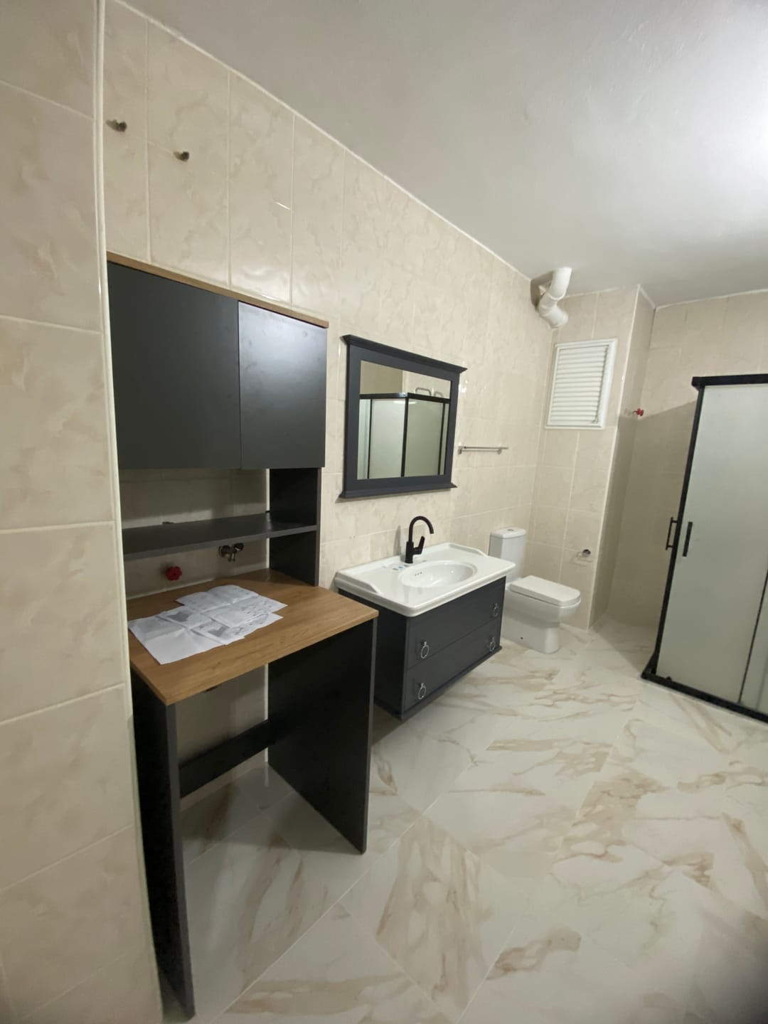 Customer photo review of Rani KD101 Çamaşır Makinesi Dolabı 3 Raflı Kapaklı Banyo Dolabı Antrasit - Sepet Ceviz