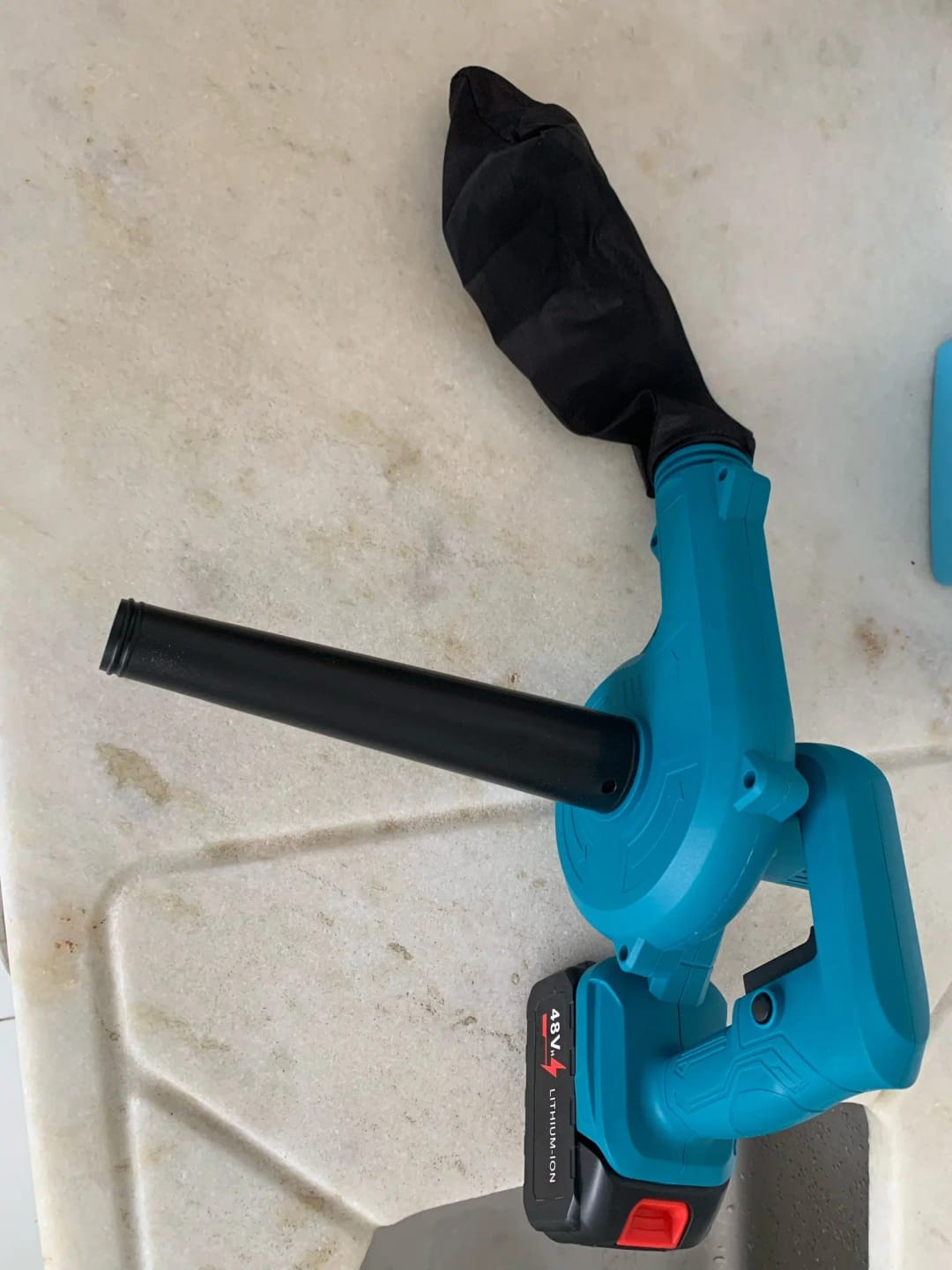 Customer photo review of Souffleur-Aspirateur Électrique Sans Fil Innovant 2-en-1 (+ Batterie offerte )