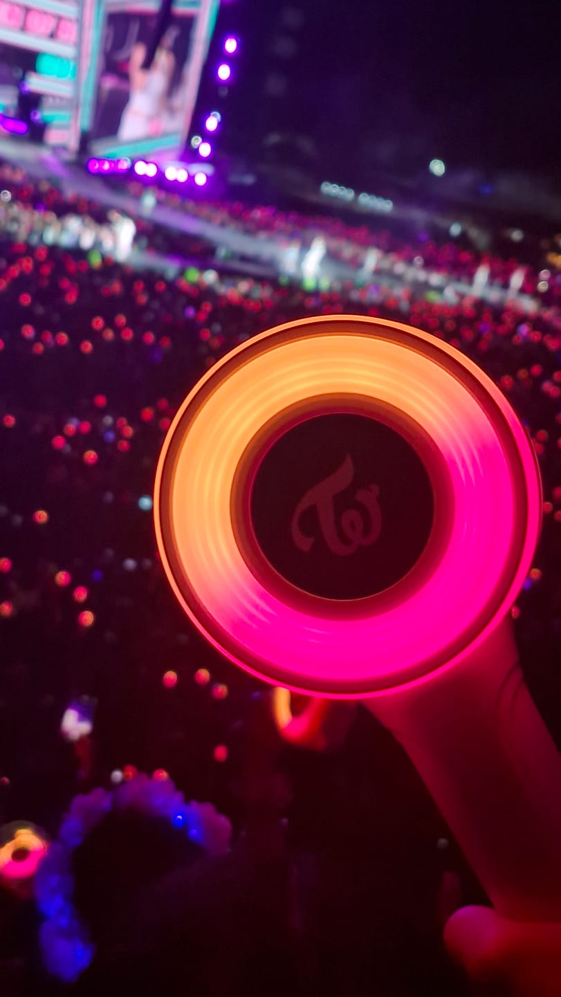 Customer photo review of TWICE - CANDYBONG ∞ OFFICIAL LIGHT STICK