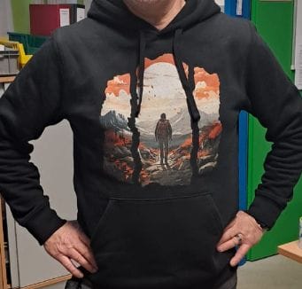 Customer photo review of Hiking Autumn - Unisex Premium Bio Hoodie