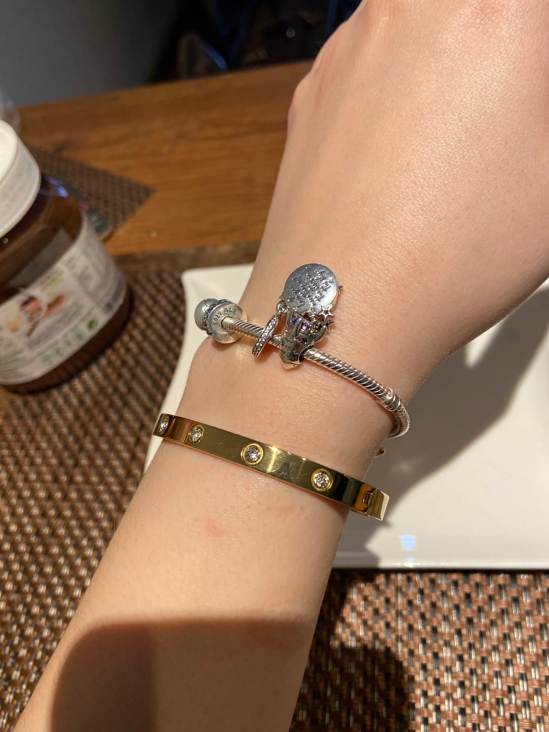 Customer photo review of Deluxe Timeless Stone Armreif 18K Vergoldet