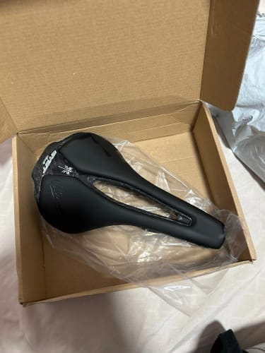 Customer photo review of CarbonX Ultimate - Super Ultralight Carbon Saddle - Black - 115g