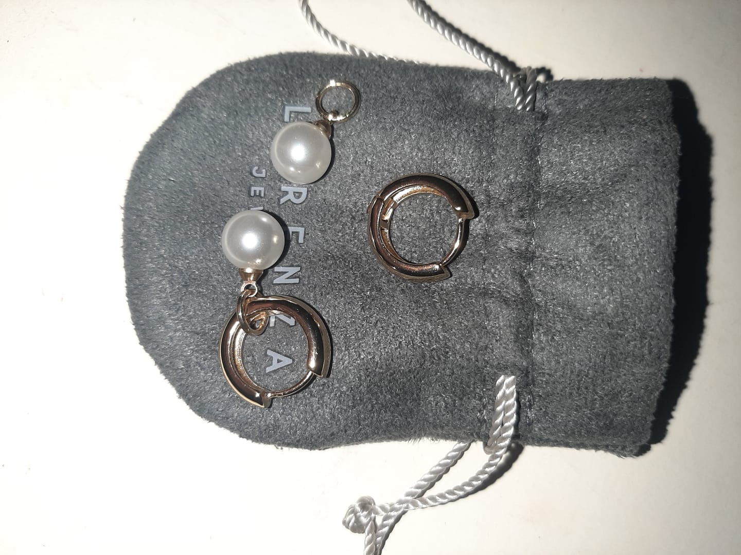 Customer photo review of Par Arracada Con Perla Redonda