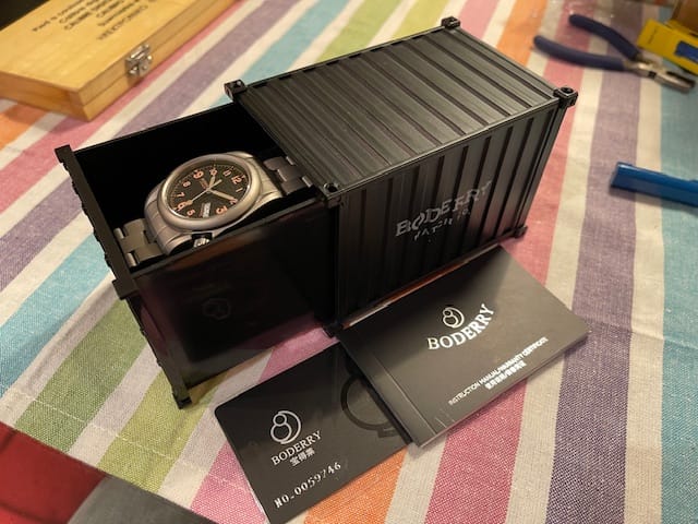 Customer photo review of VOYAGER - 100M Waterproof Titanium Automatic Field Watch | Volcanic Gray-bracelet