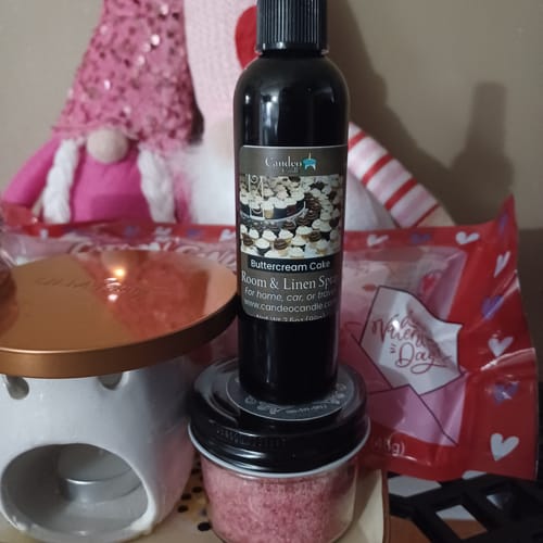 Customer photo review of Buttercream Cake, 3.5 oz Room Spray