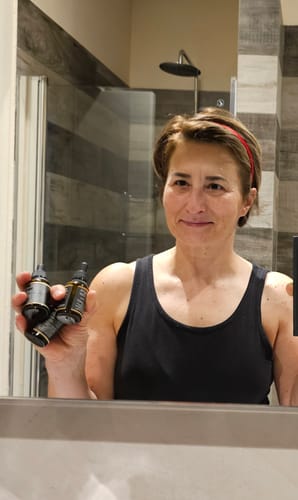 Customer photo review of Sieri Acido Ialuronico + Vitamina C + Bava di Lumaca - 3 al Prezzo di 1 (30ml per Siero)