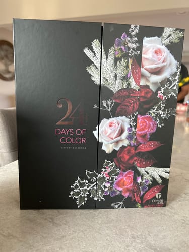Customer photo review of 2023 Advent Calendar