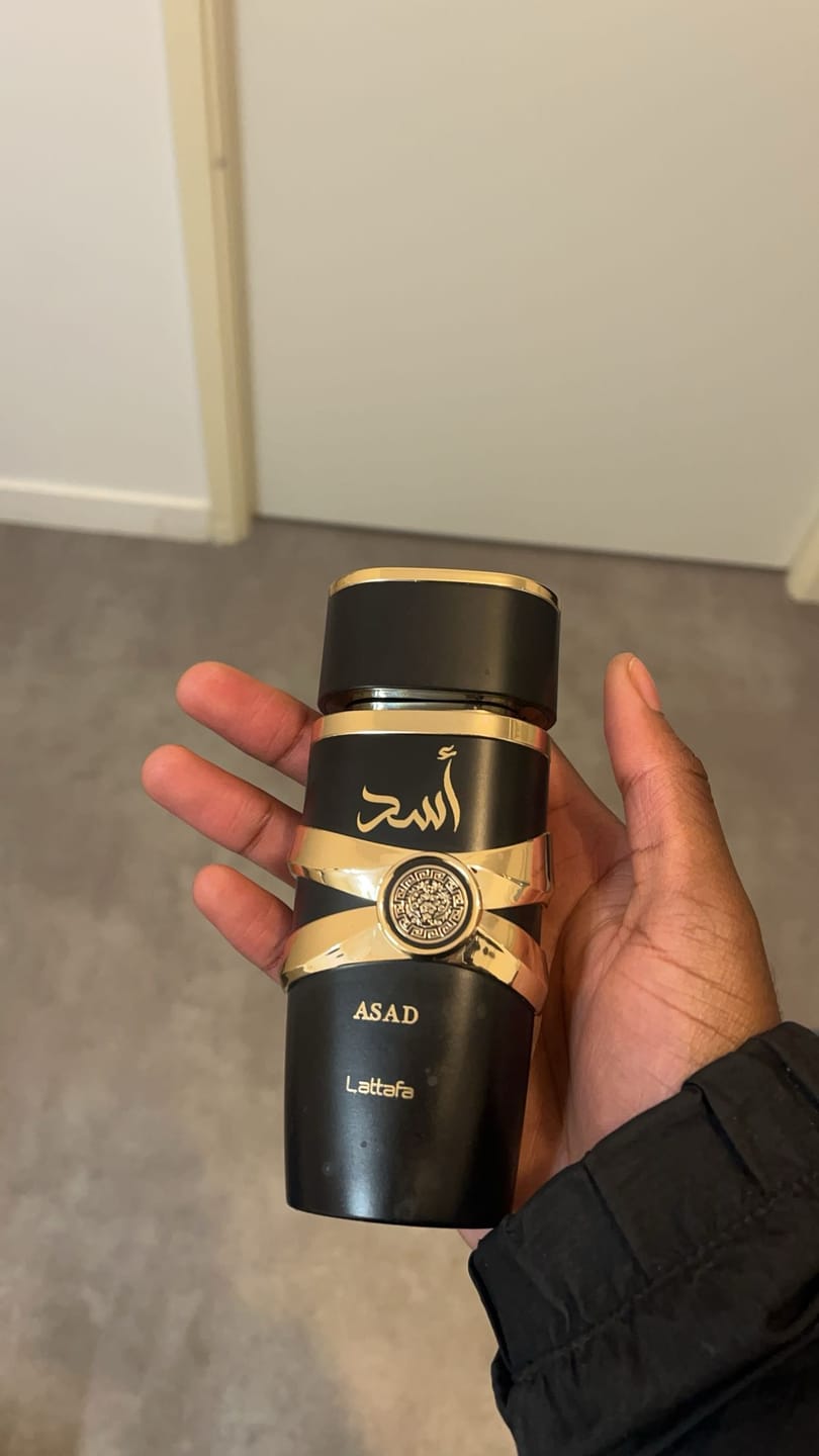 Customer photo review of Eau de parfum Asad Lattafa 100 ML