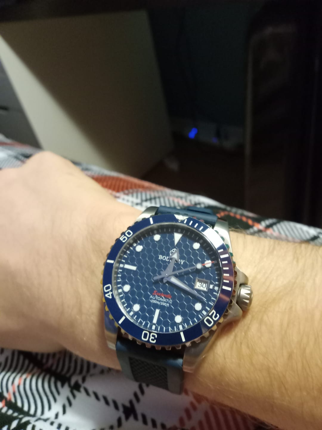 Customer photo review of SEATURTLE.OCEAN(TITANIUM) - Automatic Titanium Diver Watch | Sea Blue
