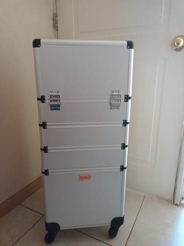 Customer photo review of Maleta Profesional Estilista, Manicurista, Maquillaje 4 en 1