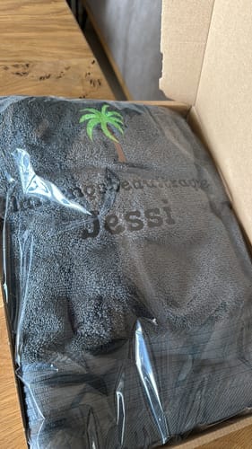 Customer photo review of Personalisiertes Handtuch mit Namen für Erwachsene bestickt
