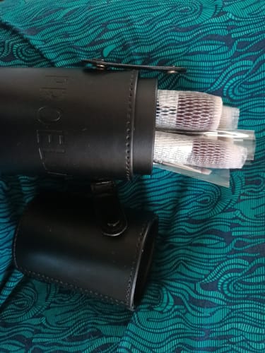 Customer photo review of Set de 7 Brochas de Maquillaje con contenedor