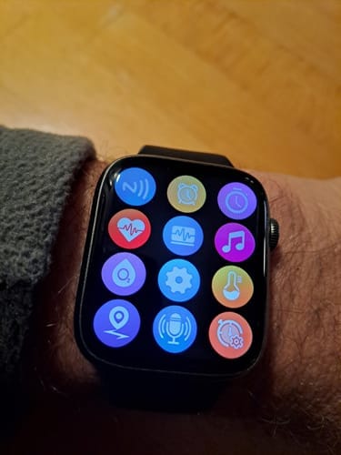 Customer photo review of Smartwatch Justin mit umfassenden Gesundheitsfeatures / IP67 Wasserdichtigkeit / 35 Tage Akkulaufzeit / 100 Sportmodi