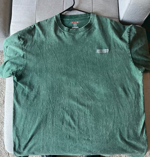 Customer photo review of ZORO SWORDS EMBROIDERED ACID WASH TEE