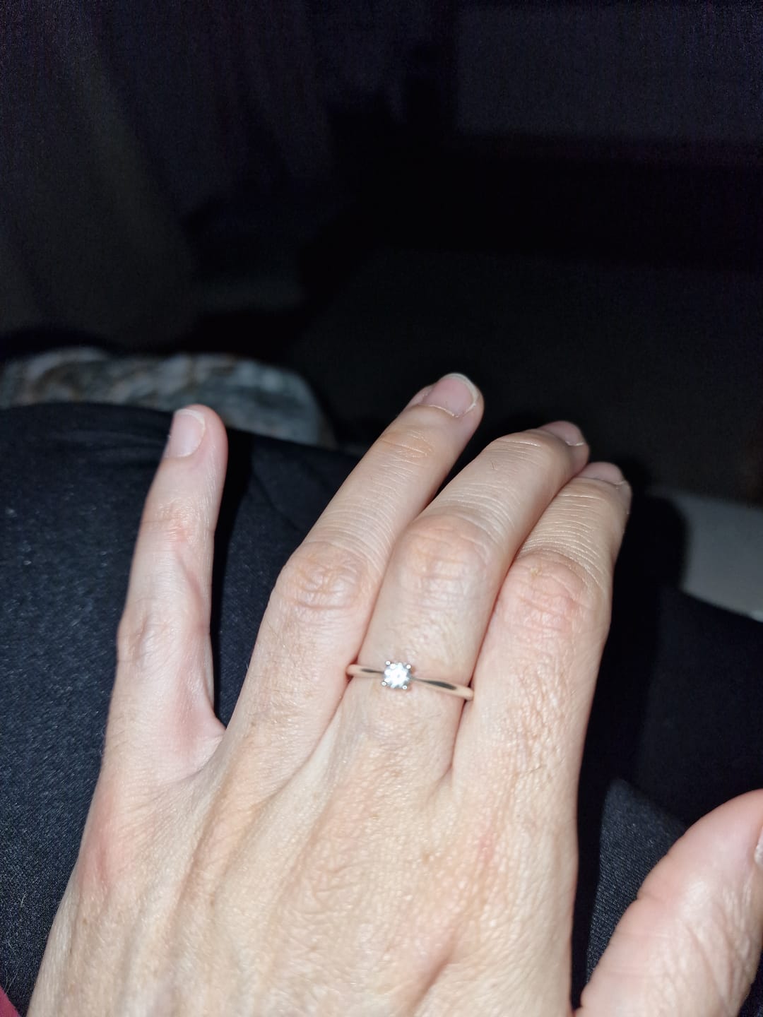 Customer photo review of Anillo Circonita Solitaria