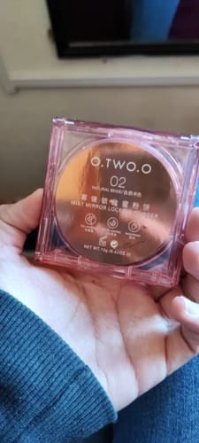 Customer photo review of O.TWO.O SMOOTH MIST MIRROR LOCKING POWDER