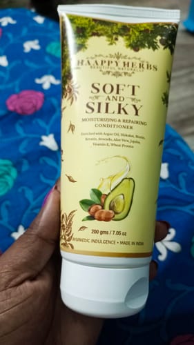 Customer photo review of Soft and Silky Moisturizing & Repairing Conditioner - 200gms
