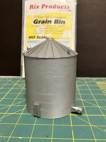 Customer photo review of Rix Products-6280304 CORRUGATED GRAIN BIN 30', HO