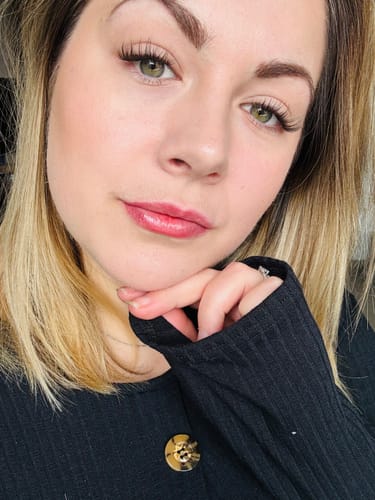 Customer photo review of Pre-mapped Essentials Trio Press-On Lashes