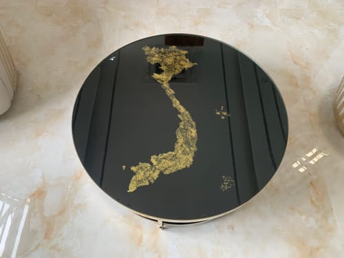 Customer photo review of Bàn Trà Đại Việt - Mặt Epoxy, Khung Inox Mạ PVD Vàng Bóng