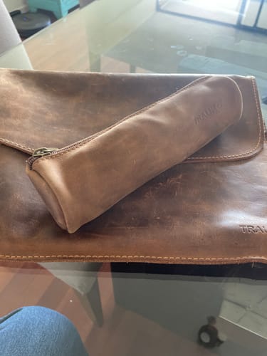 Customer photo review of Estuche de Cuero