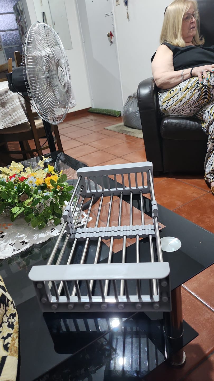 Customer photo review of Escurridor Extensible de Acero y Plástico para Pileta
