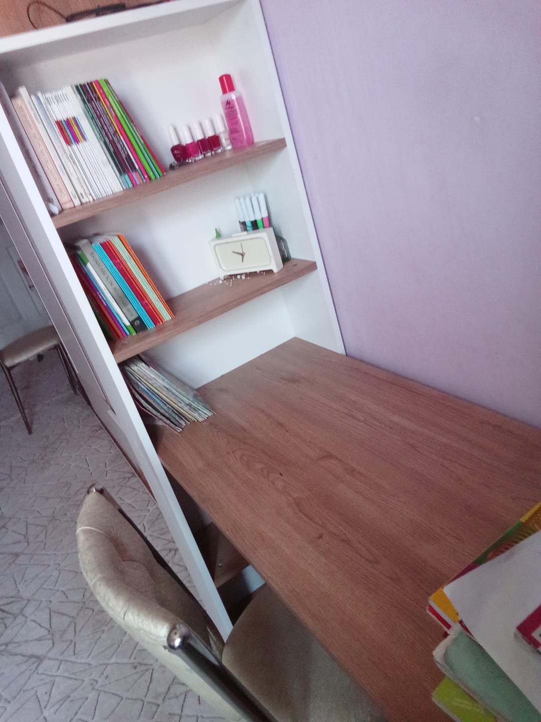 Customer photo review of Rani HA106 Raflı Çalışma Ofis Bilgisayar Masası Sepet Ceviz - Beyaz