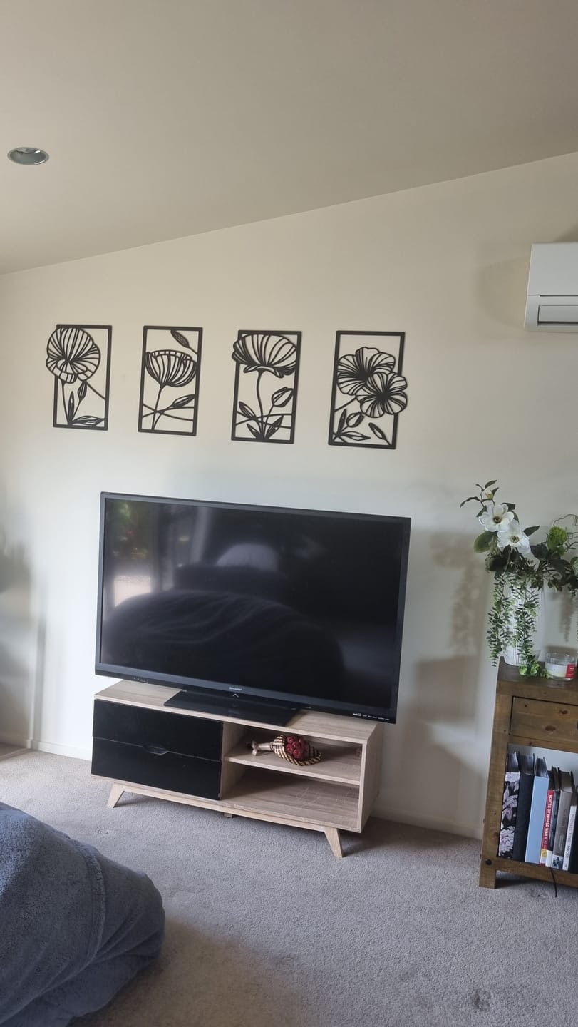 Customer photo review of Four Piece Flower Wall Art Set