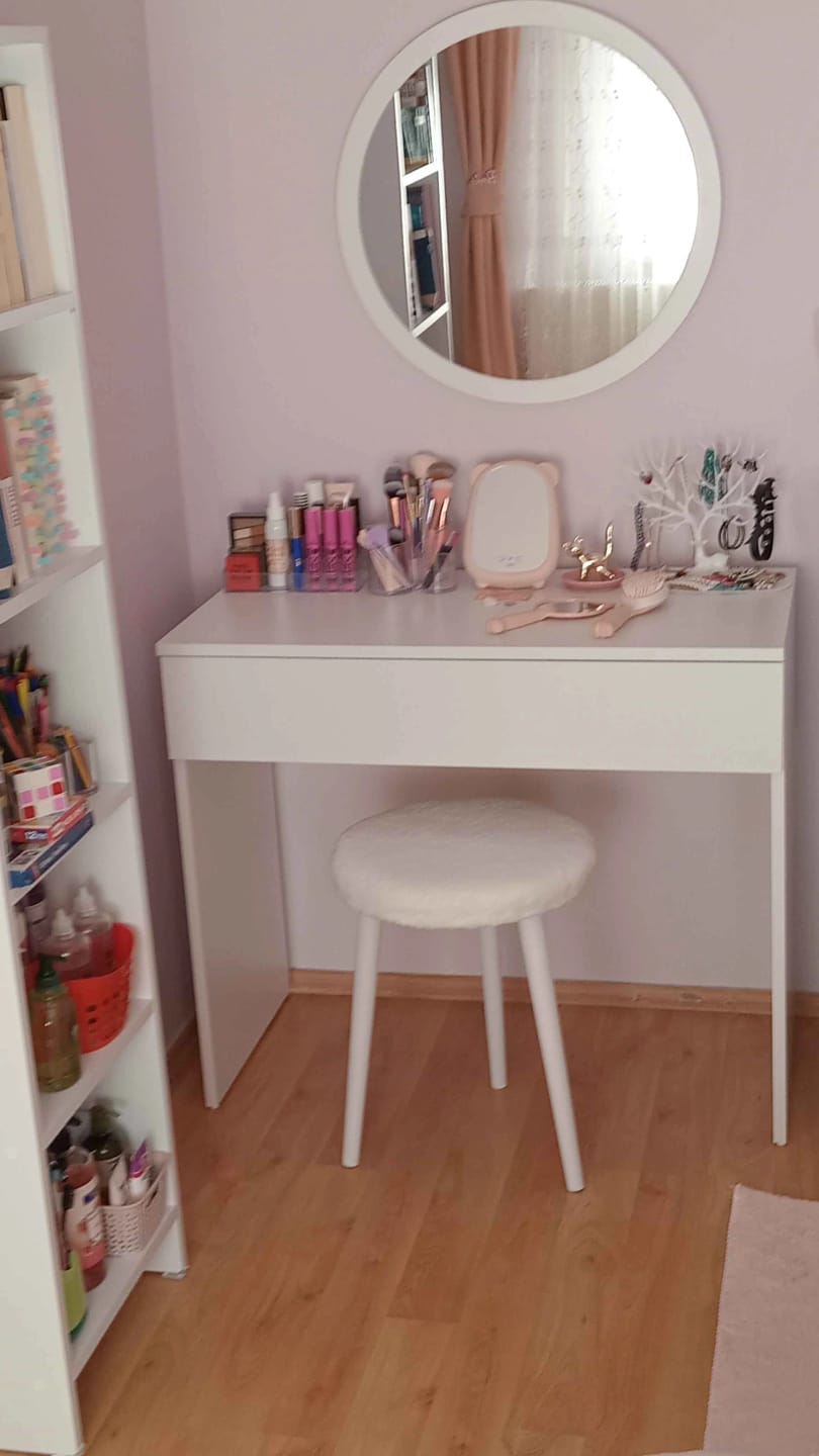 Customer photo review of Rani BJ104 Makyaj Tuvalet Masası Tek Çekmeceli Takı Düzenleyici Beyaz