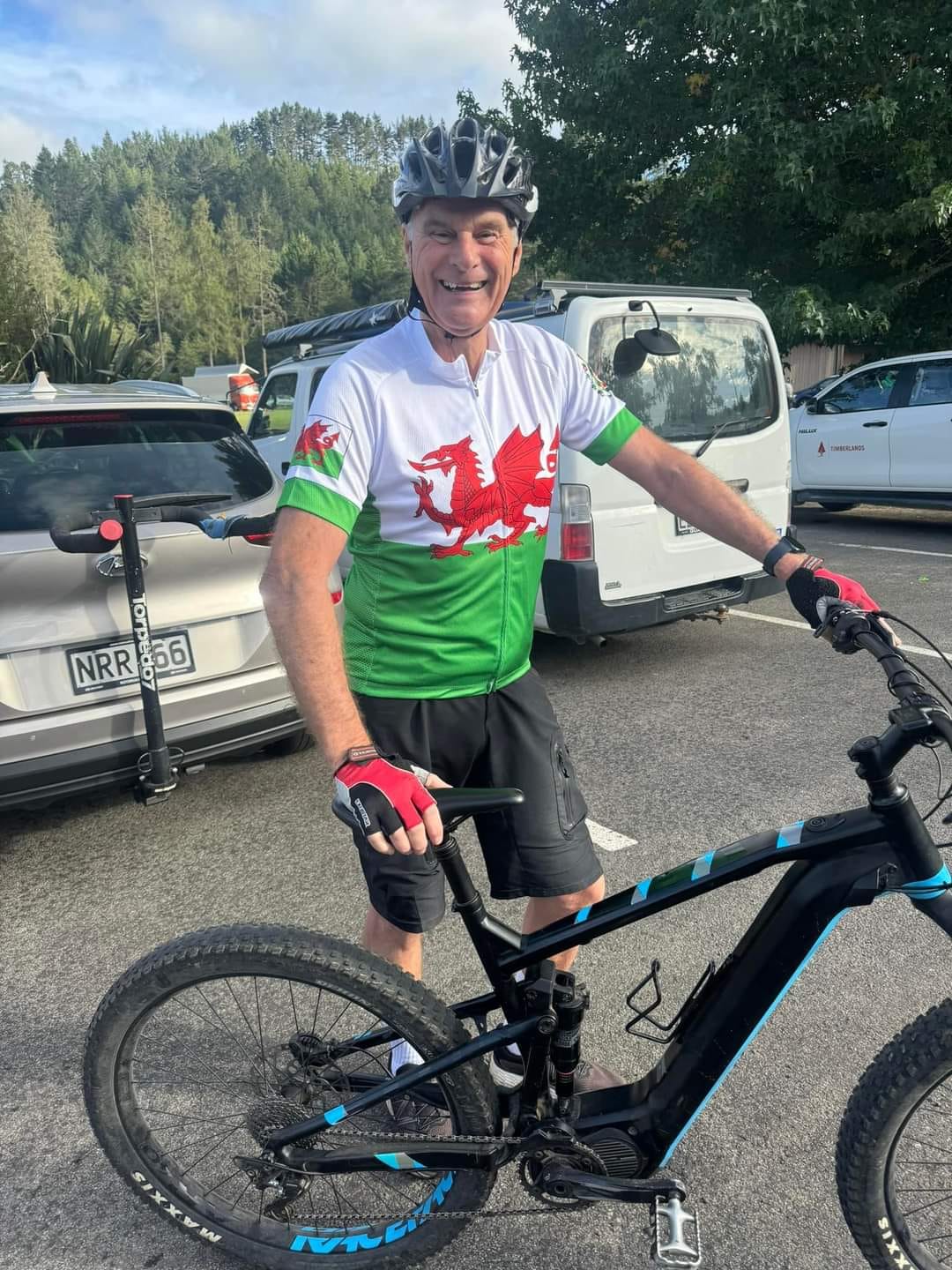 Customer photo review of Wales Flag Cycling Jersey (Green, White & Red)