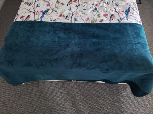 Customer photo review of Waterproof Splash Blanket™️ - Emerald Green Double Veluxe