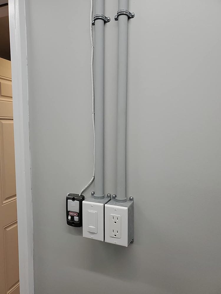 Customer photo review of DeWalt engineered by Powers 02316 1-1/4 x1/4 Pan Head Zinc Coated Steel Wall-Dog Drywall Anchors, 100/Box