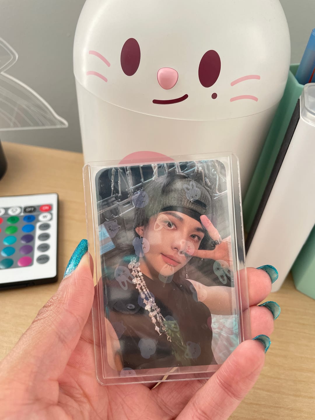 Customer photo review of PREMIUM HOLOGRAPHIC PHOTOCARD SLEEVES - SKZOO VERSION