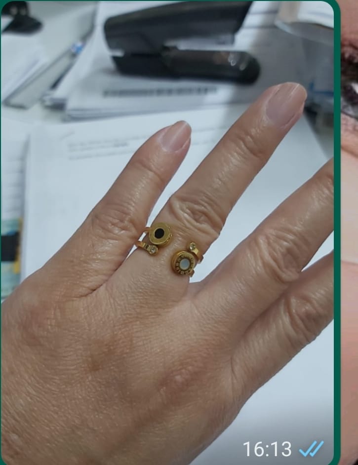 Customer photo review of Anel Romanos Venice Banhado em Ouro 18K