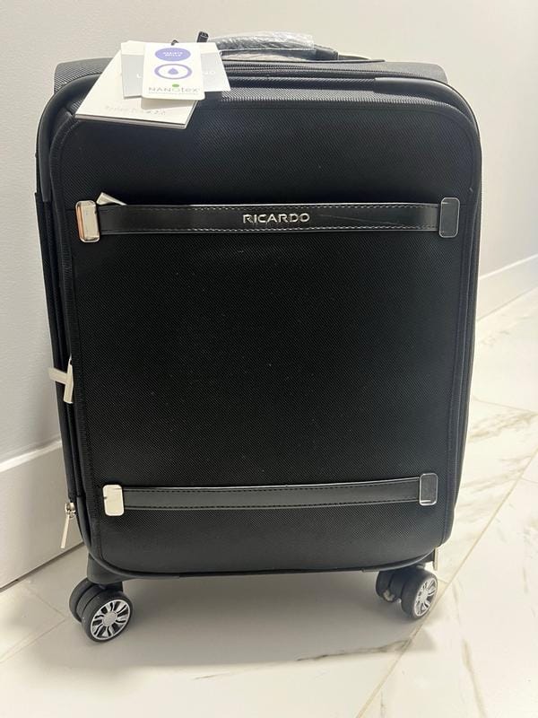 Customer photo review of Rodeo Drive 2.0 Softside Carry-On Expandable Spinner