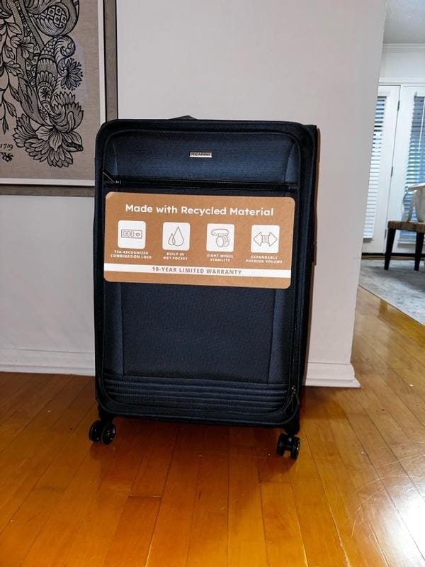 Customer photo review of Avalon Softside Large Check-In Expandable Spinner