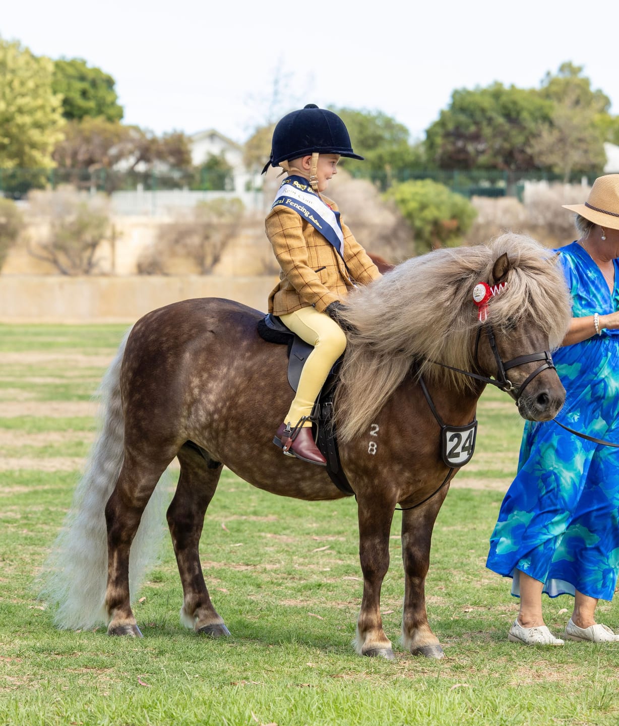 Customer photo review of Thames Children's London Show Tights - Buttercup