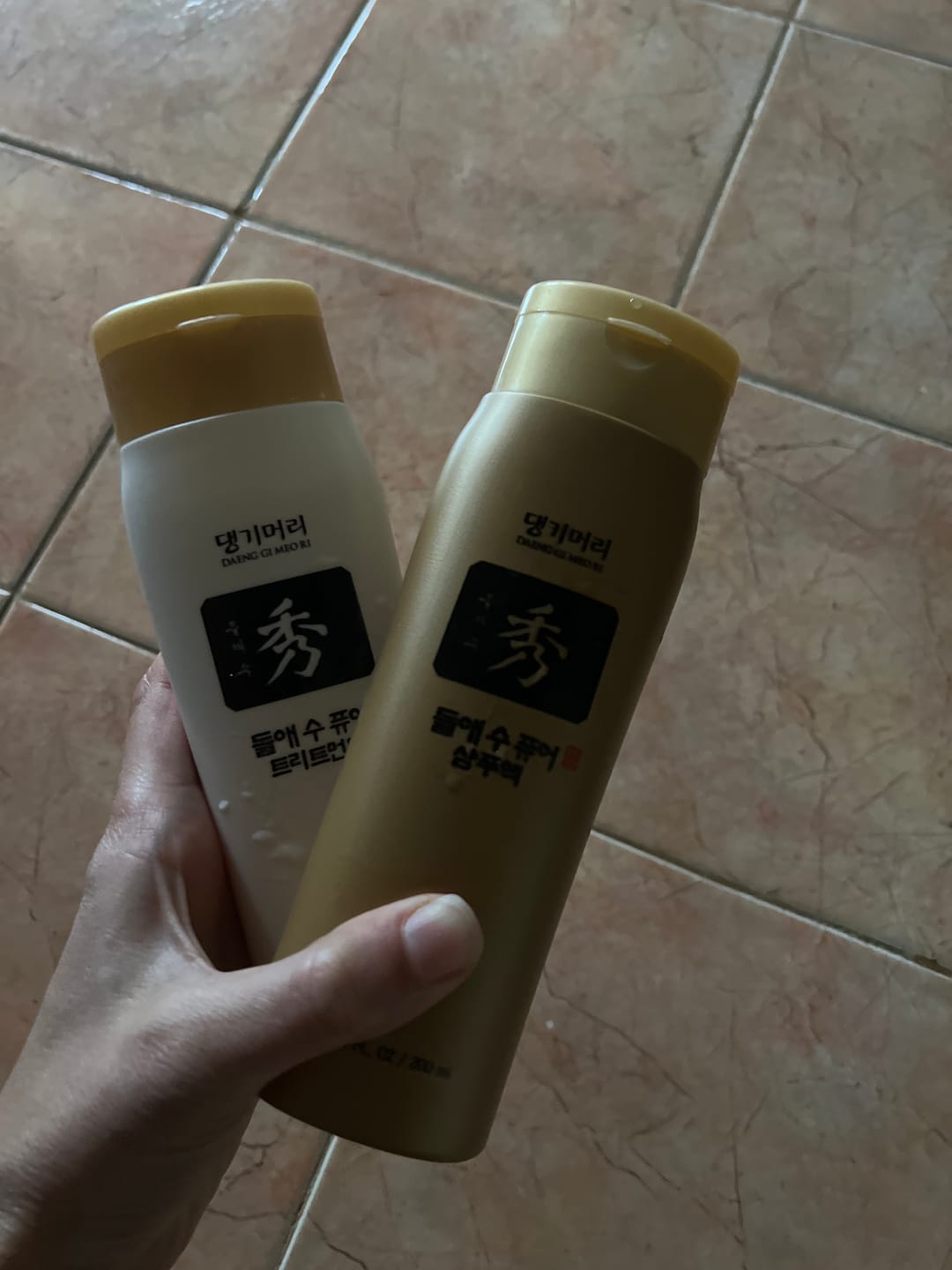 Customer photo review of Безсулфатен стимулиращ растежа шампоан против косопад Doori Златен еликсир
