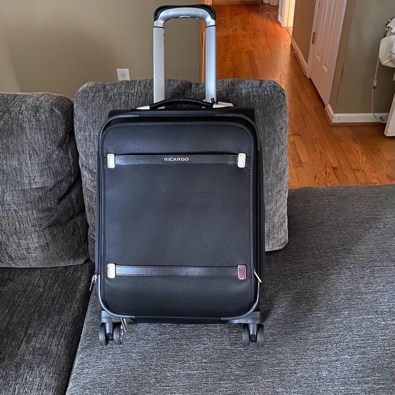 Customer photo review of Rodeo Drive 2.0 Softside Carry-On Expandable Spinner