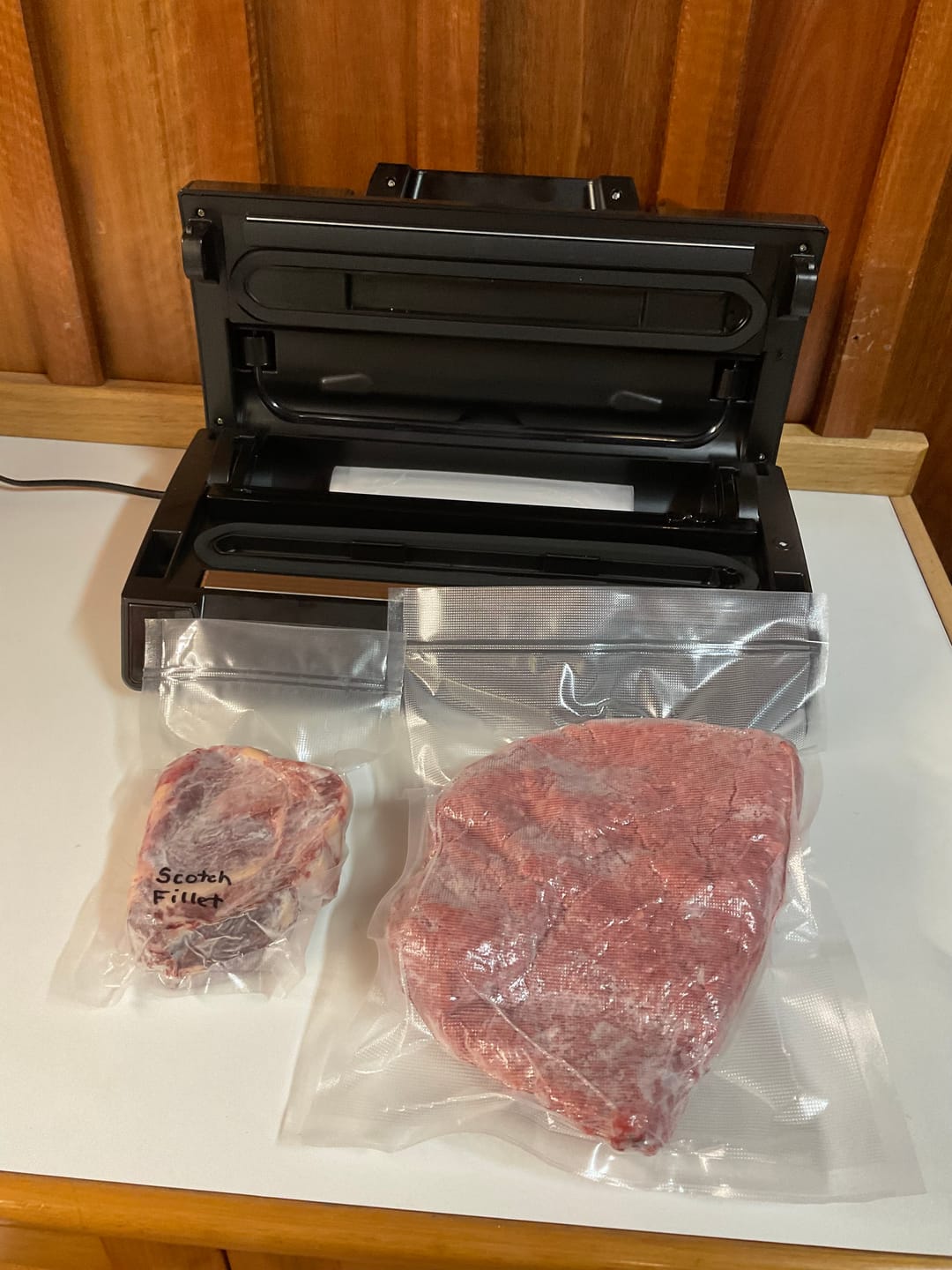 Customer photo review of Intermediate Starter pack P2 vacuum sealer and bags
