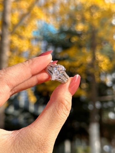 Customer photo review of Louily Luxury Pear Cut Engagement Ring